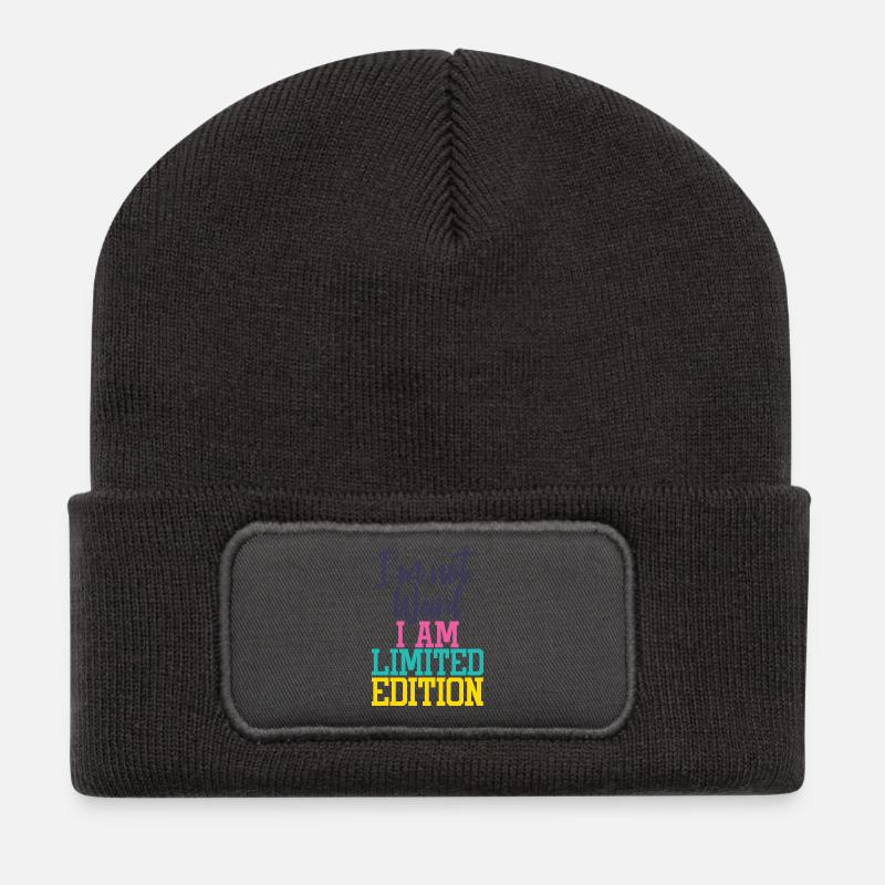 I'm not weird, I am Limited Edition - Recycelte Patch Beanie - Dunkelgrau
