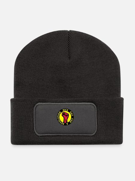 3 colors - nice day for a revolution - against - Recycelte Patch Beanie - Dunkelgrau