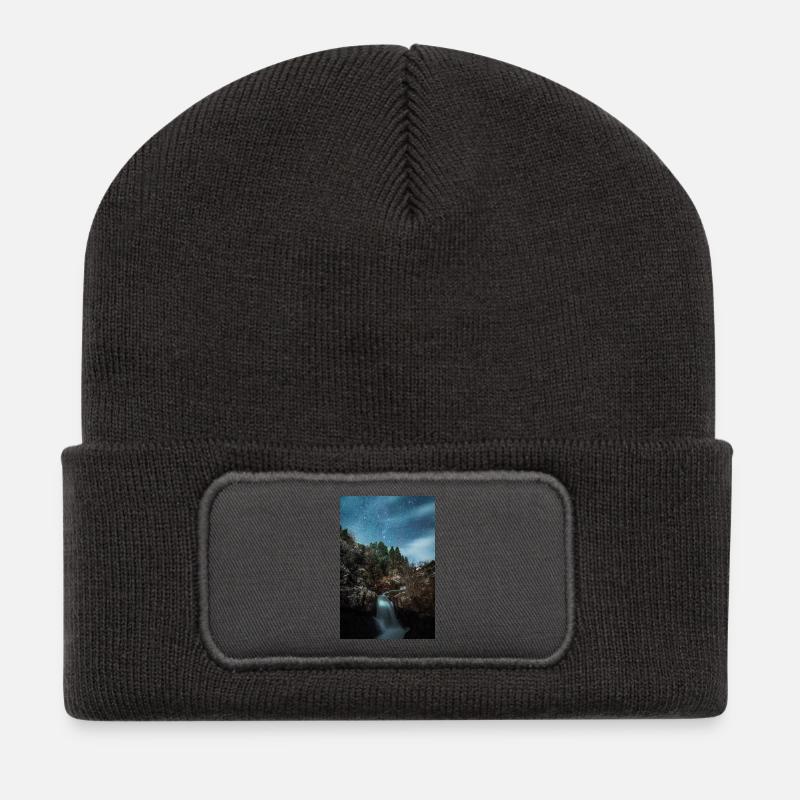 Orion-Sternbild über einem erstaunlichen Fluss - Recycelte Patch Beanie - Dunkelgrau