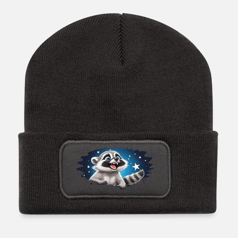 Lustiger Waschbär unterm Sternenhimmel - Recycelte Patch Beanie - Dunkelgrau