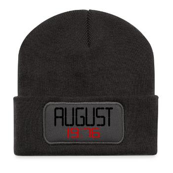 50. Geburtstag, August 1976 - Recycelte Patch Beanie - Dunkelgrau - Vorne