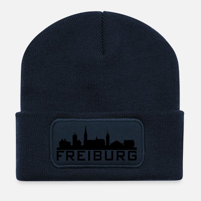 Skyline Freiburg klein Text - Recycelte Patch Beanie - French Navy