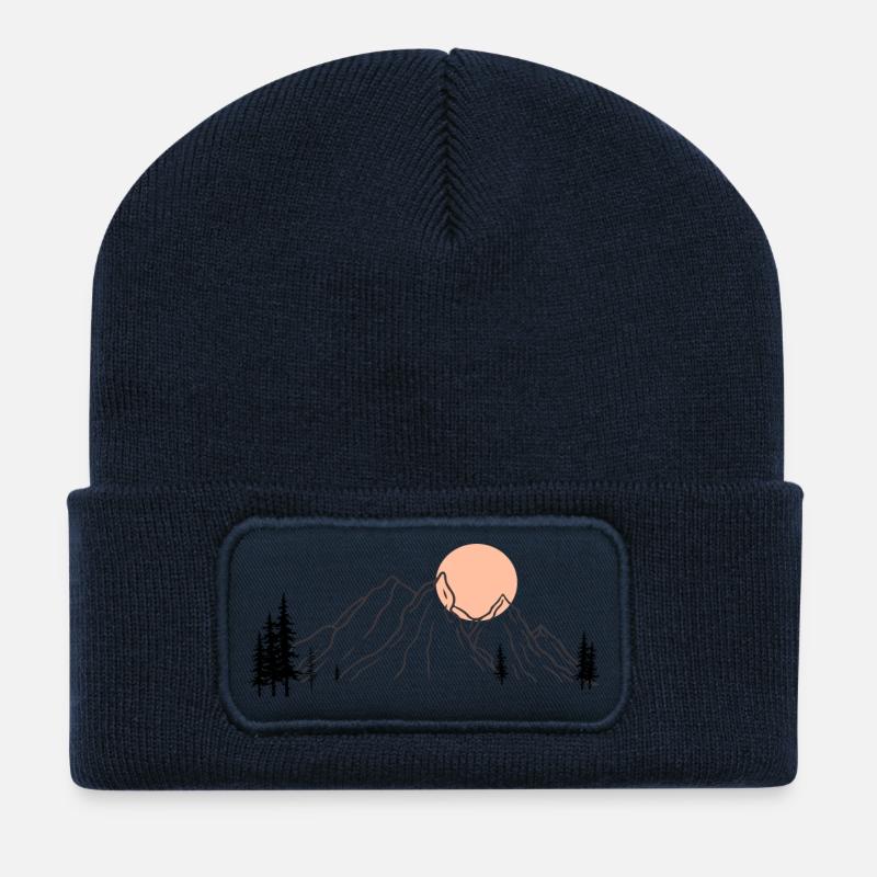 Sonnenbeschienene Bergsilhouette - Recycelte Patch Beanie - French Navy