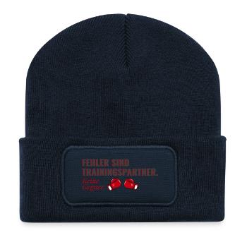 Fehler sind Trainingspartner – Mindset Shirt - Recycelte Patch Beanie - French Navy - Vorne