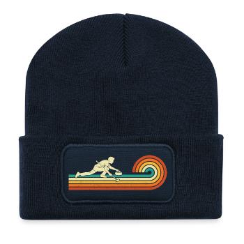 Retro Curler Sliding Curling Winter Sport - Beanie recyclé à patch - bleu marine - Devant