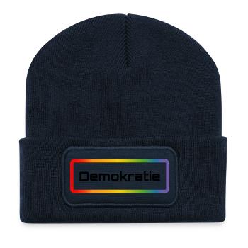 Regenbogen T-Shirt mit Schriftzug Demokratie - Recycelte Patch Beanie - French Navy - Vorne
