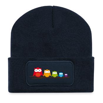 Bunte Eulenfamilie sitzt gemeinsam auf dem Ast - Recycelte Patch Beanie - French Navy - Vorne