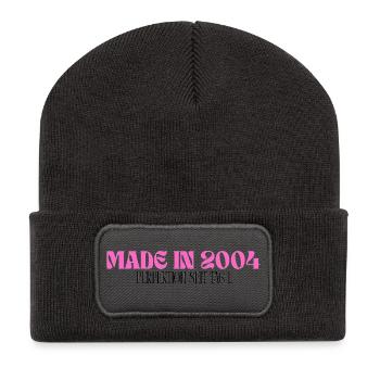 Made in 2004 - Perfektion seit Tag 1 - Recycelte Patch Beanie - Dunkelgrau - Vorne