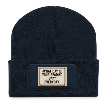 An welchem Tag ist Lesetag? -Täglich! - Recycelte Patch Beanie - French Navy - Vorne