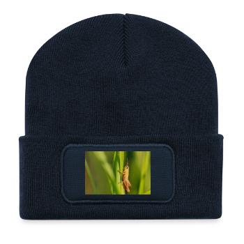 Jolie illustration de sauterelle sur vert - Beanie recyclé à patch - bleu marine - Devant