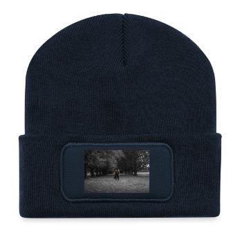Silhouettenförmiges Kürbispaar Unter Baumkronen - Recycelte Patch Beanie - French Navy - Vorne