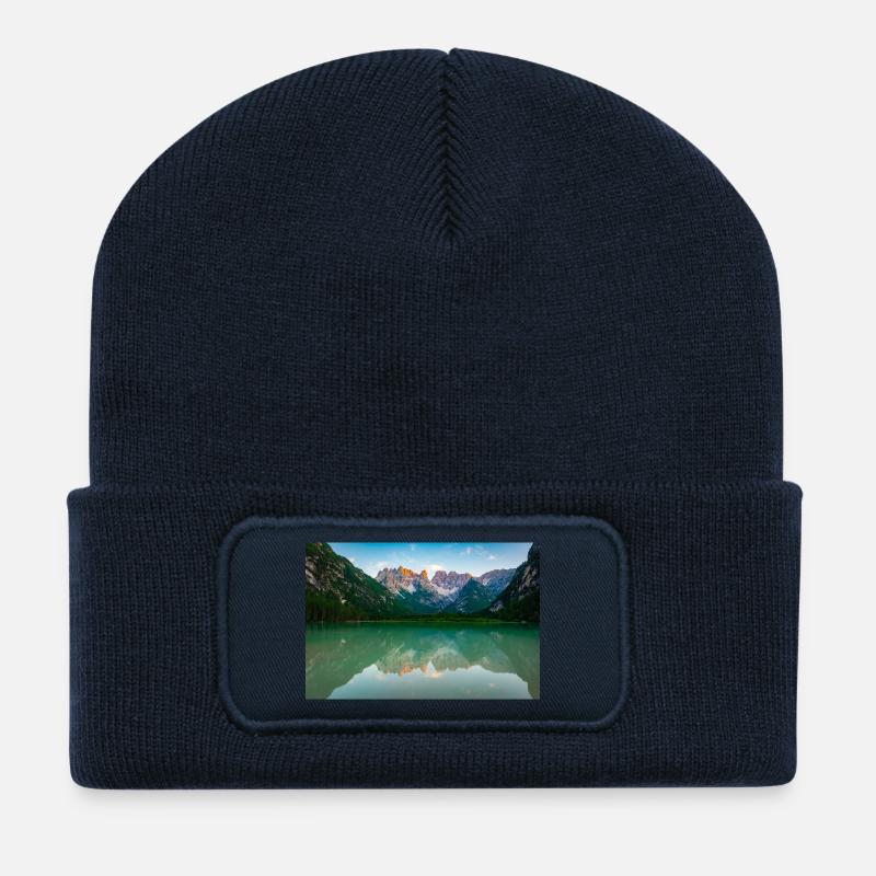 Alpensee Spiegelbild - Recycelte Patch Beanie - French Navy