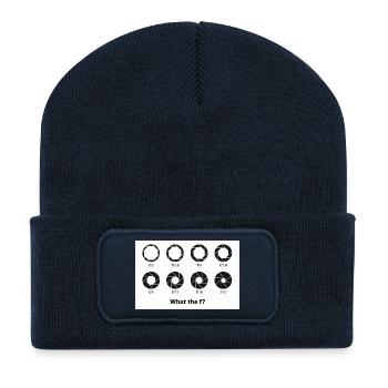 Icônes d’ouverture : C’est quoi ce bordel ? - Beanie recyclé à patch - bleu marine - Devant