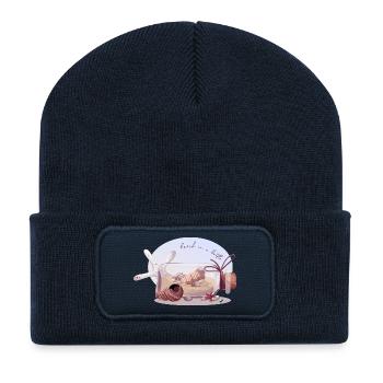 Flasche mit Sand und Muscheln Abbildung - Recycelte Patch Beanie - French Navy - Vorne