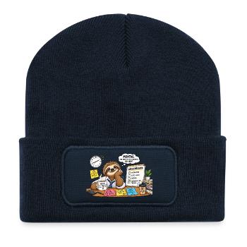 Montagsmotivation mit Faultier am Schreibtisch - Recycelte Patch Beanie - French Navy - Vorne