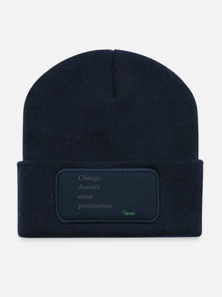 Le changement n’a pas besoin d’autorisation - Beanie recyclé à patch - bleu marine