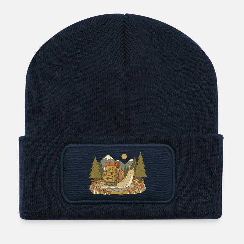Waldpfad Rucksackabenteuer - Recycelte Patch Beanie - French Navy