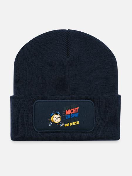 Ich Bin Nicht Zu Spät – Wecker Spruch - Recycelte Patch Beanie - French Navy