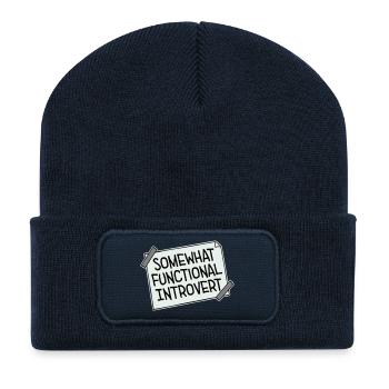 Somewhat Functional Introvert Spruch Logo Text - Recycelte Patch Beanie - French Navy - Vorne