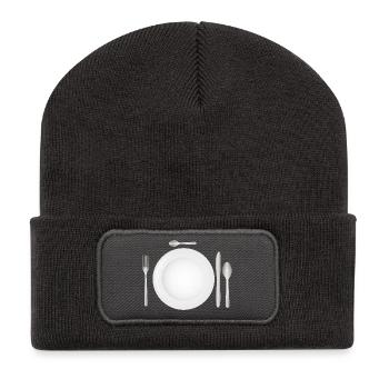 Mise en place de la table avec assiette vide et couverts - Beanie recyclé à patch - charbon - Devant