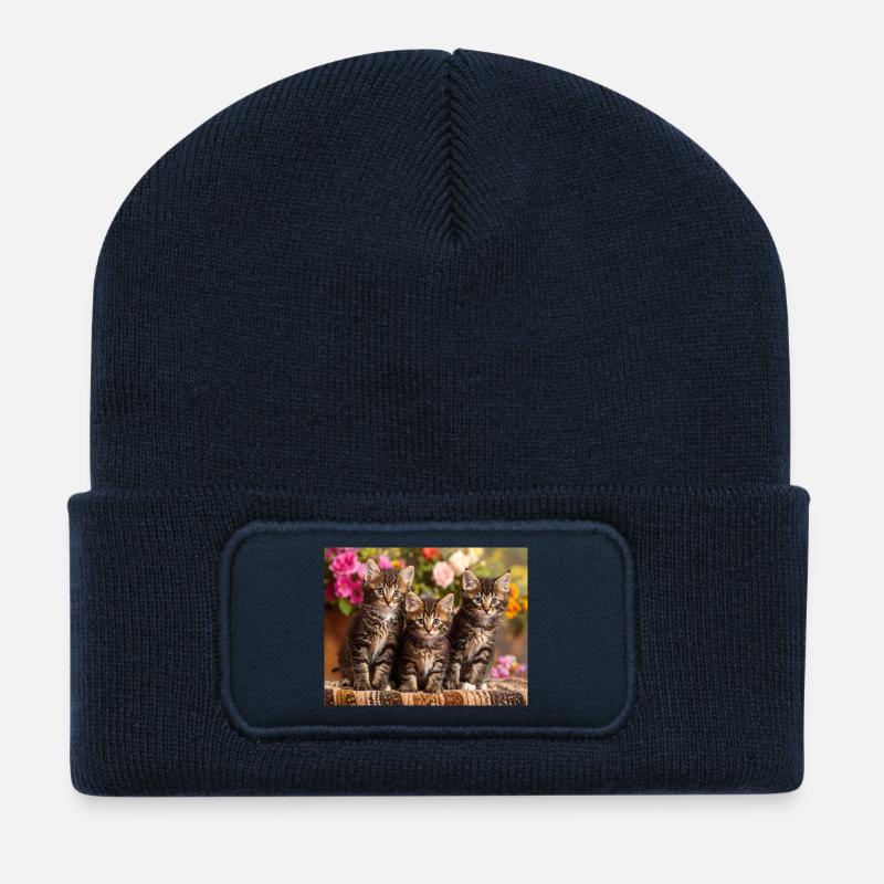Aimée-Trio von gefleckten Kätzchen in Blüte - Recycelte Patch Beanie - French Navy