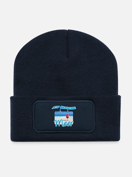 Ich brauche Meer, Urlaub, Reise, Spruch, Geschenk - Recycelte Patch Beanie - French Navy