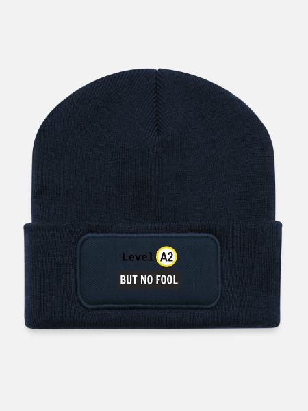 Niveau de langue A2, mais pas idiot - Beanie recyclé à patch - bleu marine