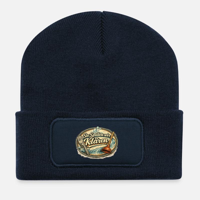 Sie Spülen Wir Klären – Klempner Humor - Recycelte Patch Beanie - French Navy