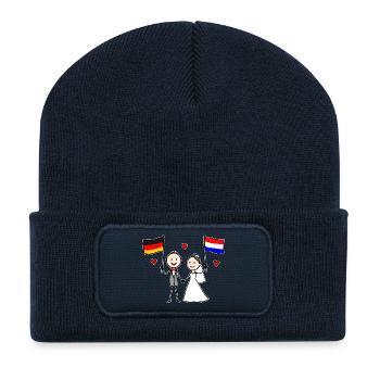 Hochzeitspaar Deutschland Holland Flagge - Recycelte Patch Beanie - French Navy - Vorne