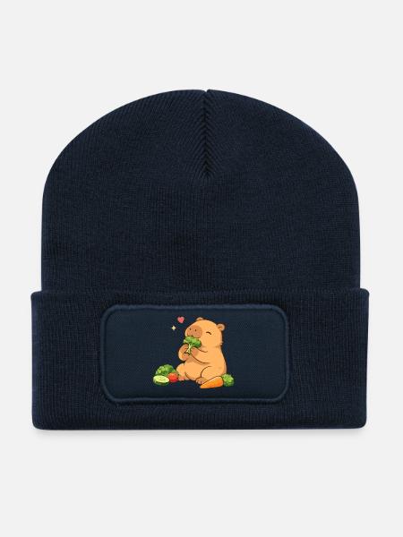 Capybara liebt Gemüse – entspannt & niedlich - Recycelte Patch Beanie - French Navy