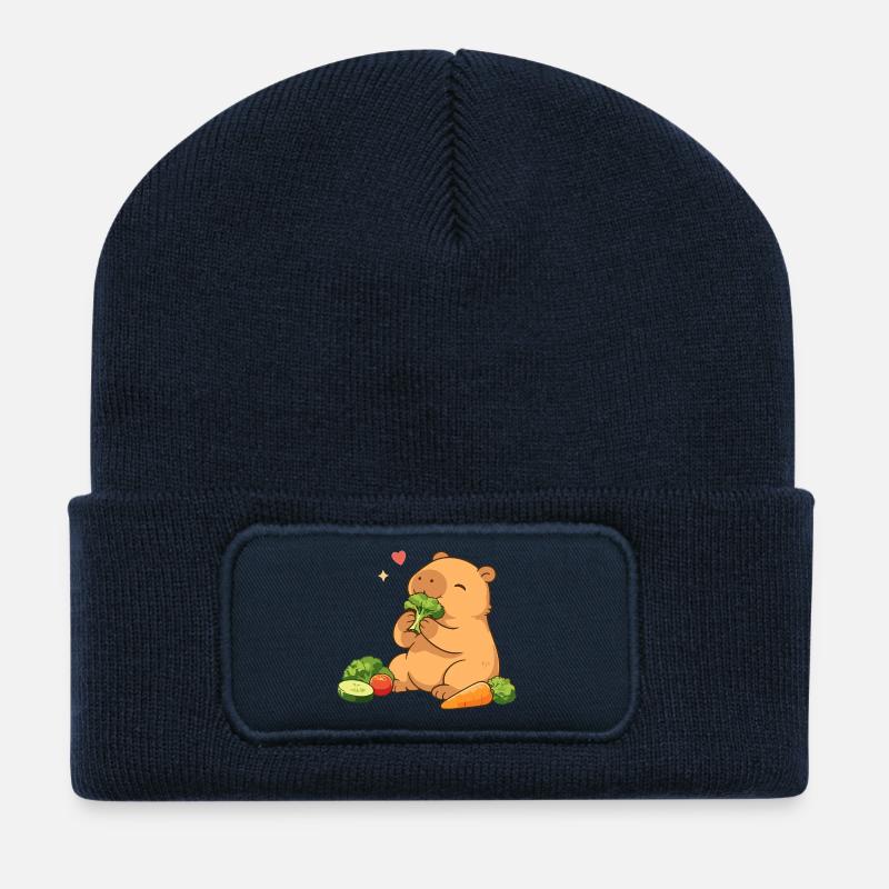 Capybara liebt Gemüse – entspannt & niedlich - Recycelte Patch Beanie - French Navy