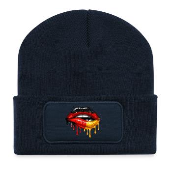 German Girl Deutschland Flagge Lippen Fußball - Recycelte Patch Beanie - French Navy - Vorne