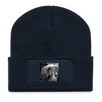 Foto NB Frau 01 - Recycelte Patch Beanie - French Navy - Vorne