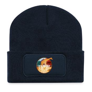 Giraffe in weiter afrikanischer Savannenlandschaft - Recycelte Patch Beanie - French Navy - Vorne