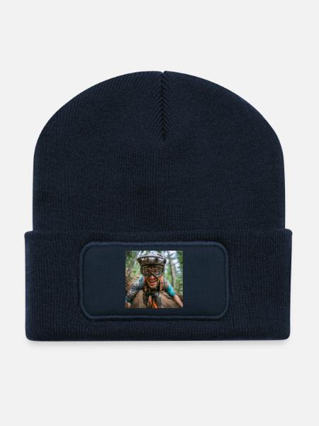 Matsch im Gesicht – Glück im Herz - Recycelte Patch Beanie - French Navy