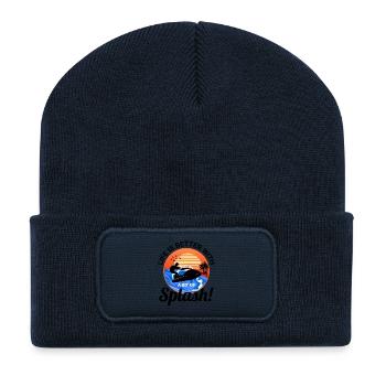 La vie s’améliore avec le conducteur de motomarine Splash - Beanie recyclé à patch - bleu marine - Devant
