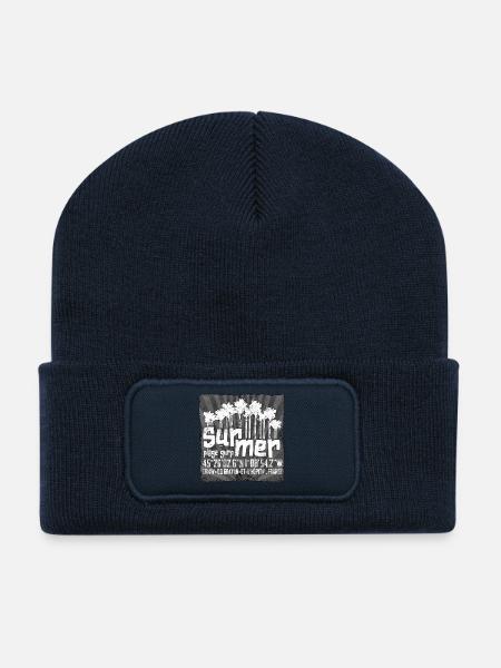 Silhouettes Grunge de la forêt d’été - Beanie recyclé à patch - bleu marine