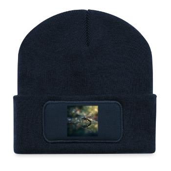 Wespenspiegelung: Natur im Detail - Recycelte Patch Beanie - French Navy - Vorne