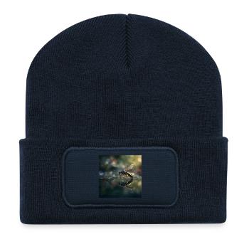 Wespe mit Spiegelung Elegante Makro-Fotografie - Recycelte Patch Beanie - French Navy - Vorne