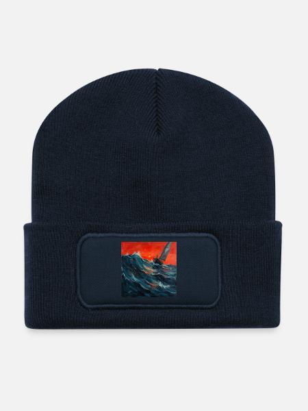 Rotes Abendlicht über Segelboot im Sturm - Recycelte Patch Beanie - French Navy