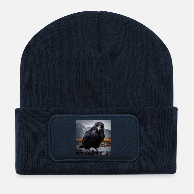 Dunkle Krähe im Feuchtgebiet - Recycelte Patch Beanie - French Navy