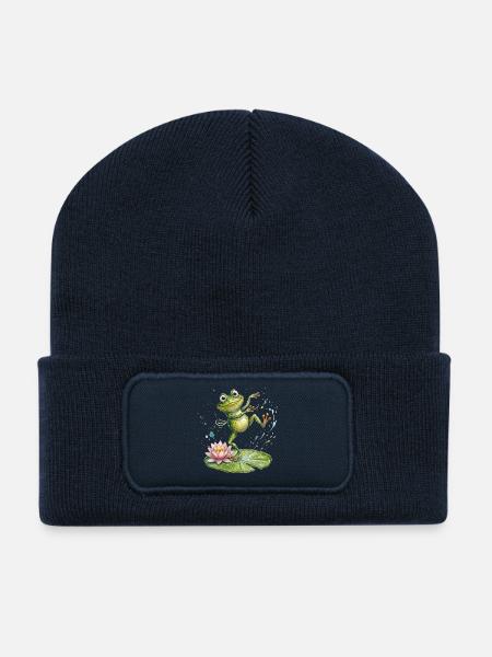 Tanzender Frosch auf dem Seerosenblatt - Recycelte Patch Beanie - French Navy