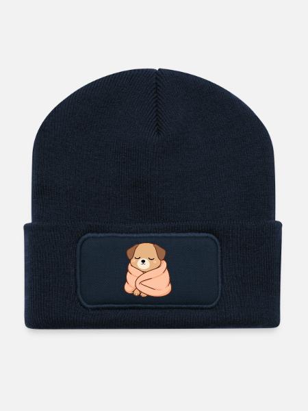 Schlafender Hund in Kuscheldecke - Recycelte Patch Beanie - French Navy