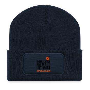 Unterschätze niemals eine Frau die stricken kann - Recycelte Patch Beanie - French Navy - Vorne