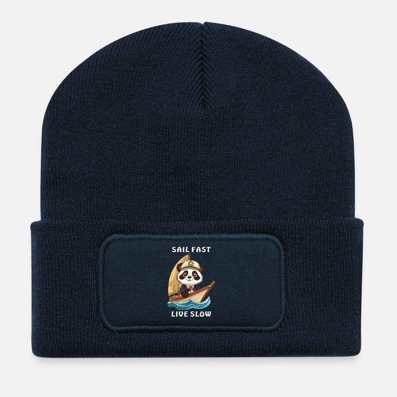 PANDABÄR SEGELBOOT SAIL FAST LIVE SLOW - Recycelte Patch Beanie - French Navy