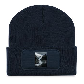 Stürmische Aufnahme der Brücke, die die Insel Porth verbindet - Recycelte Patch Beanie - French Navy - Vorne