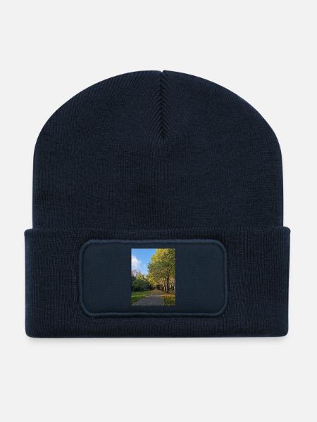 Herbstpfad durch Lauballee - Recycelte Patch Beanie - French Navy
