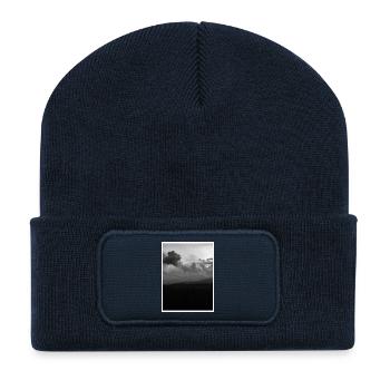 ALLEIN STEHEND. - Recycelte Patch Beanie - French Navy - Vorne