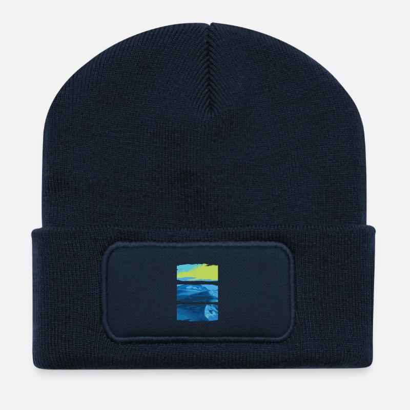Blaugrüne Landschaft Meer - Recycelte Patch Beanie - French Navy