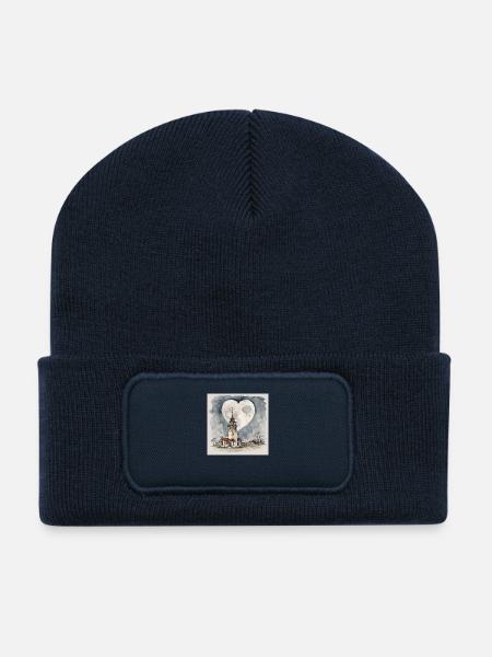 Kirche / Leuchtturm im Dorf unter Mond-Herz-Form - Recycelte Patch Beanie - French Navy